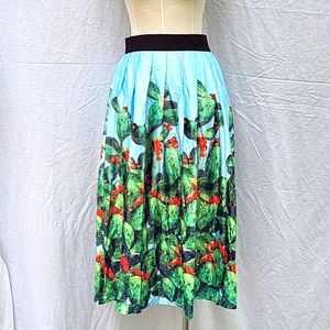 NWT Ladies M/2 skirt, blue with cacti, red blooms, lined, sz M